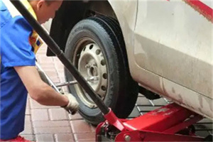 万荣附近拖车24小时服务热线电话